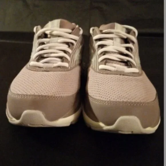 BROOKS Addiction Walker Suede Shoes - Picture 2 of 10